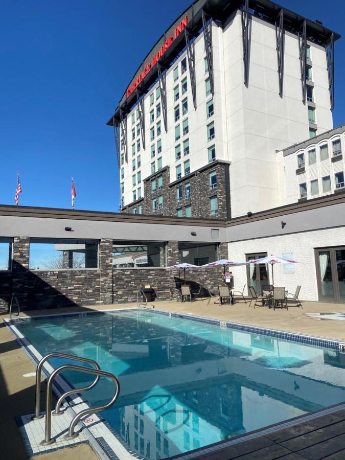 Hotel Carriage House And Conference Centre
