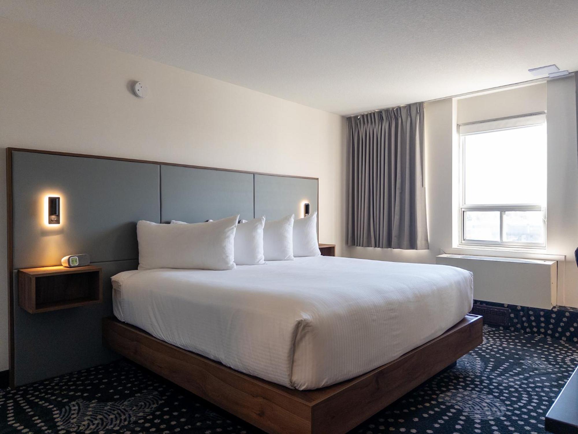Carriage House And Conference Centre Hotel Calgary