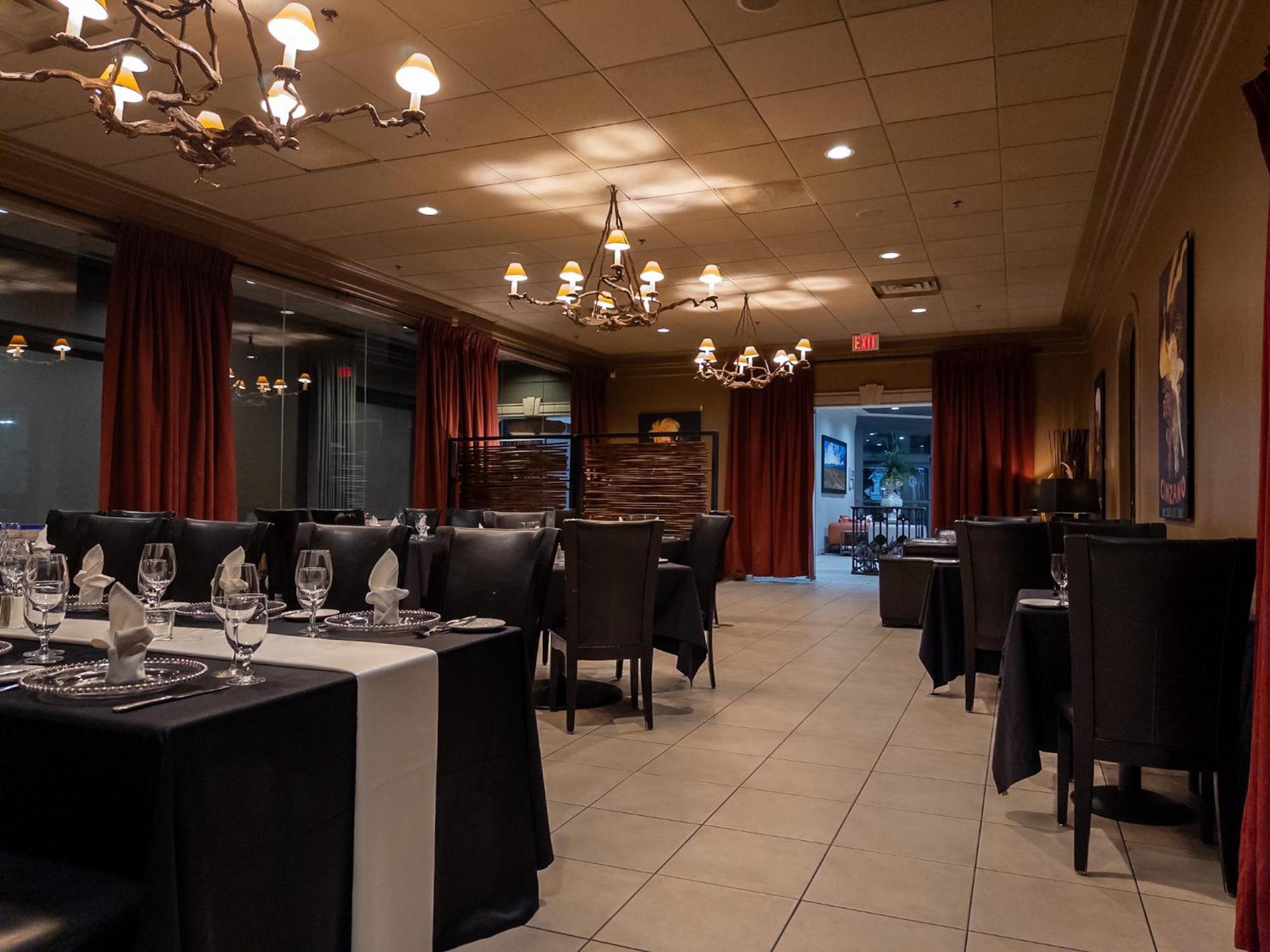 Hotel Carriage House And Conference Centre