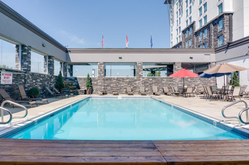 Carriage House And Conference Centre Hotel Calgary