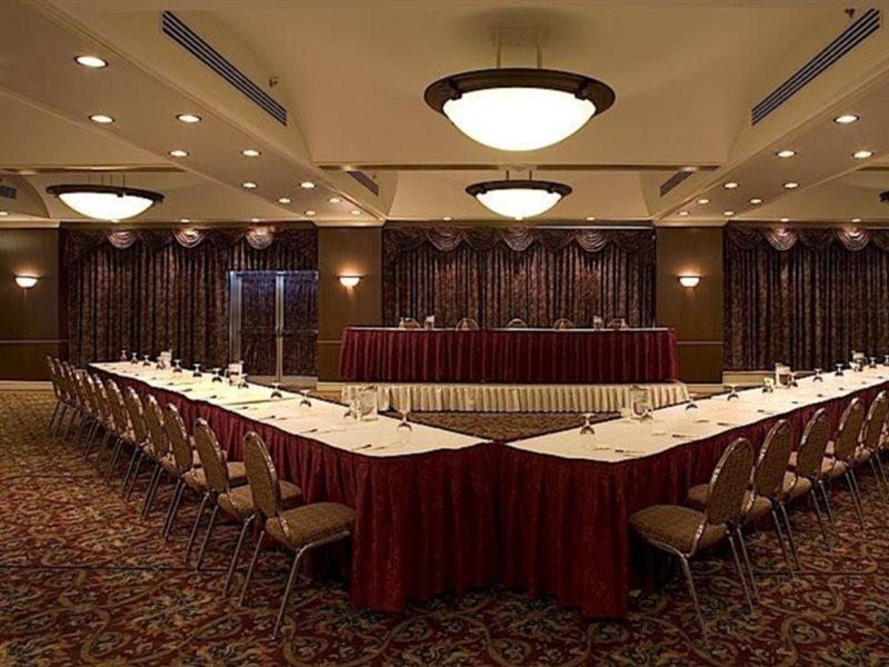 Hotel Carriage House And Conference Centre Calgary